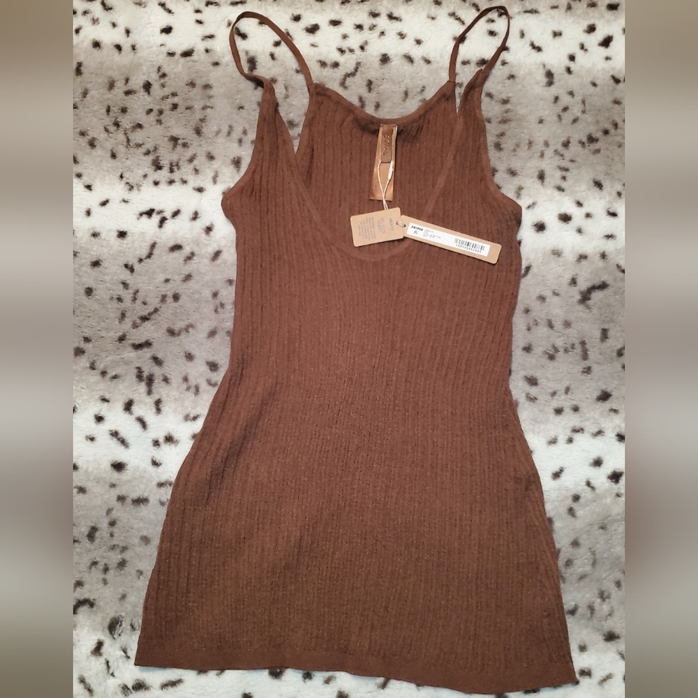 SKIMS Sheer Knit Tank - Picture 3 of 4